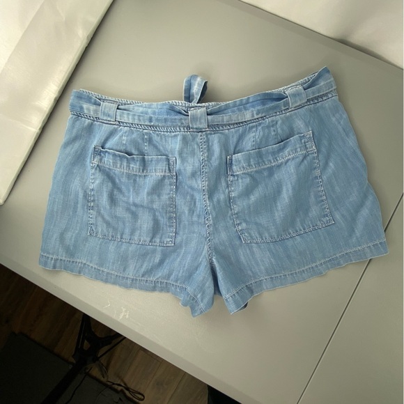 Loft chambray light blue soft belted shorts, 12 - Picture 4 of 11